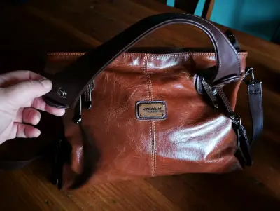 Cartera cuero sintético con correas ajustables - miniatura 1