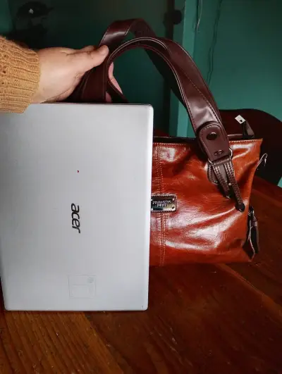 Cartera cuero sintético con correas ajustables - miniatura 6
