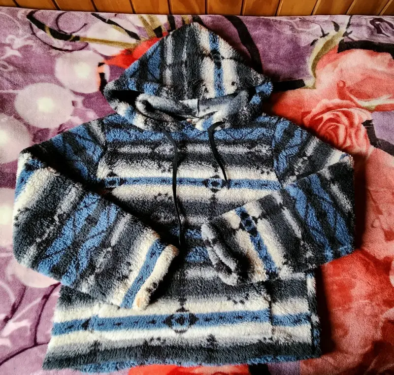 Polerón de peludo con capucha Musty talla SM - 2