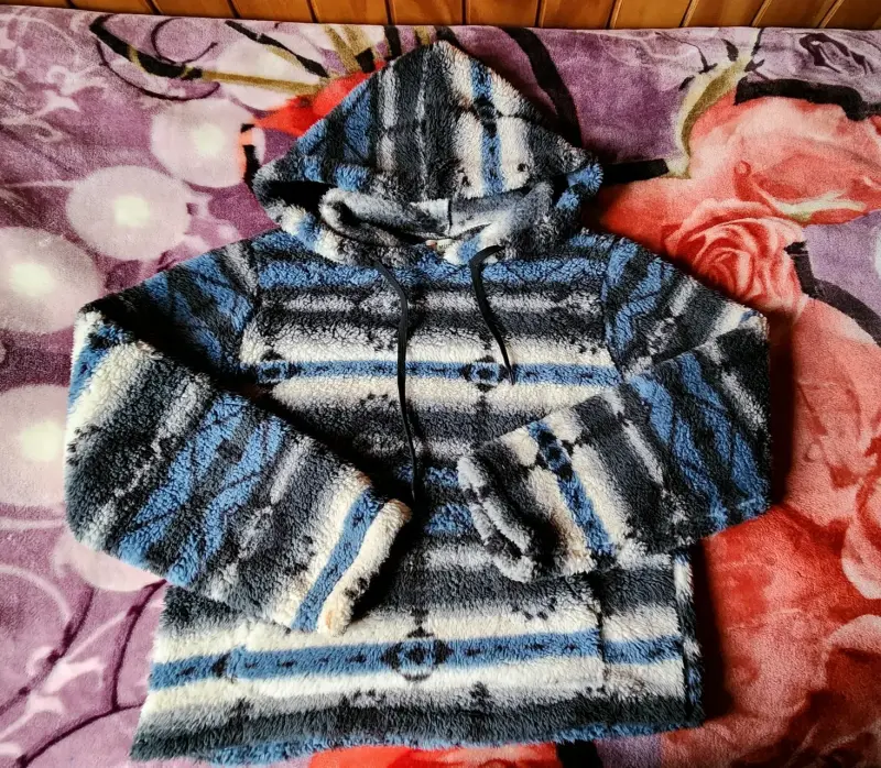 Polerón de peludo con capucha Musty talla SM - 3