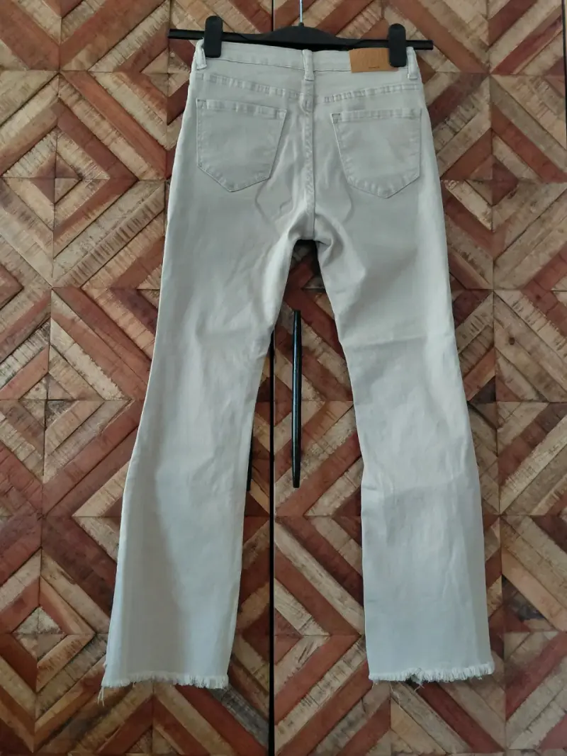 Jeans ELV beige de niña con ruedo deshilachado - 2