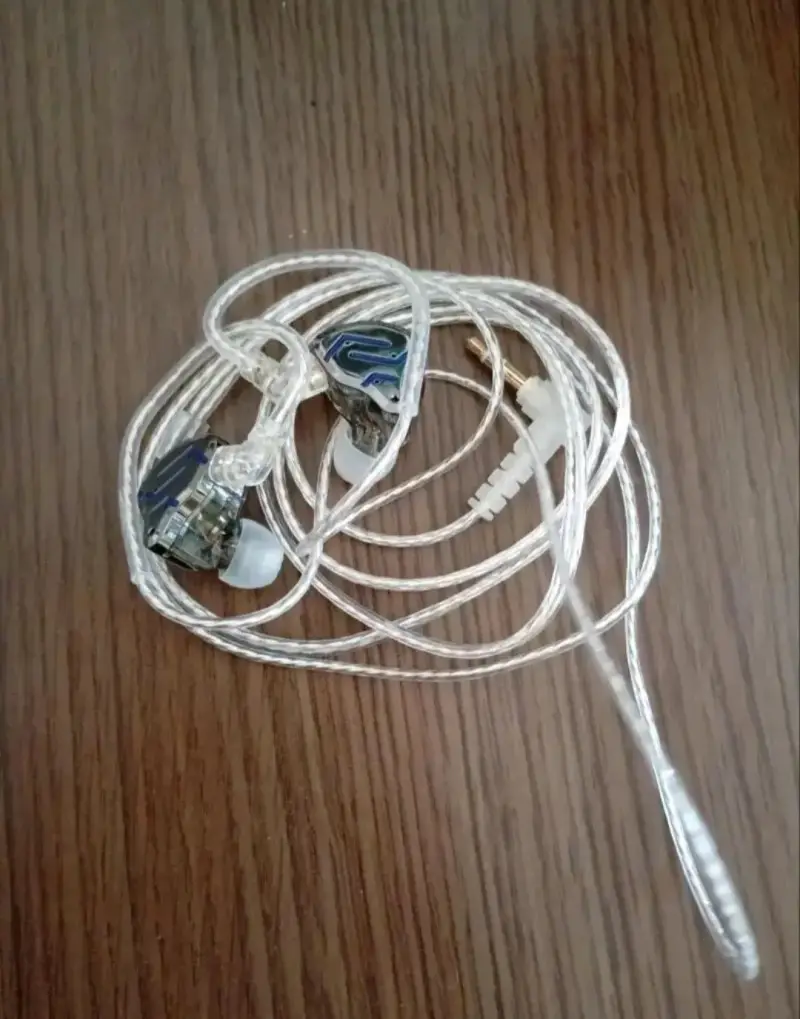 Audífonos In-Ear KZ ZSN Pro 2 Dorados - 3