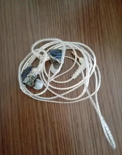 Audífonos In-Ear KZ ZSN Pro 2 Dorados - miniatura 3