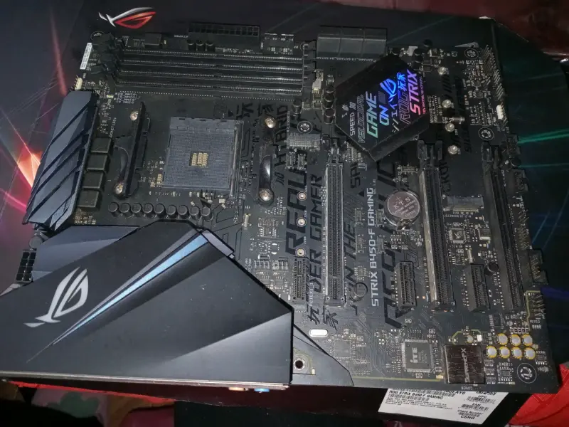 Placa Madre ASUS ROG Strix B450-F Gaming - 3