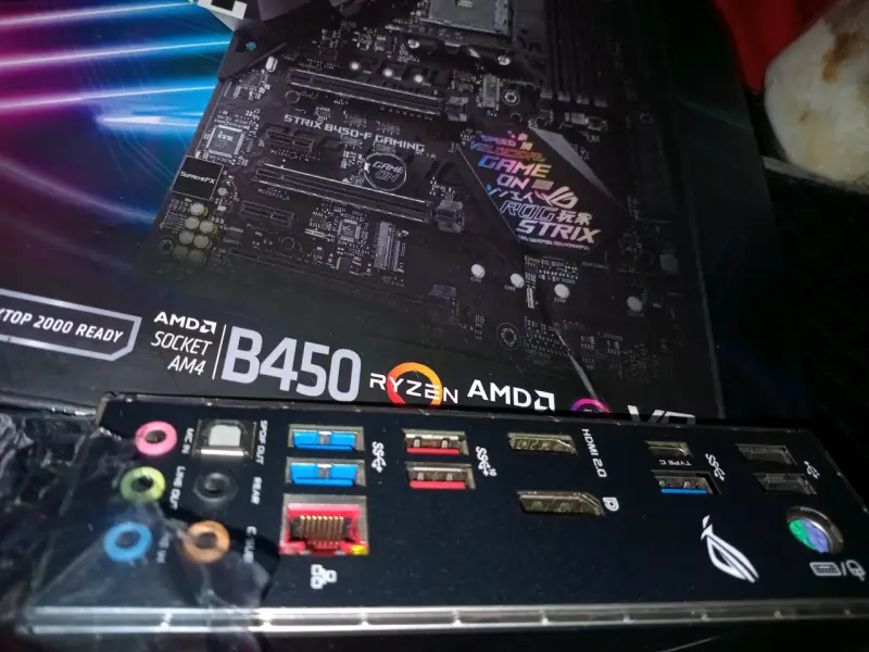 Placa Madre ASUS ROG Strix B450-F Gaming - 4