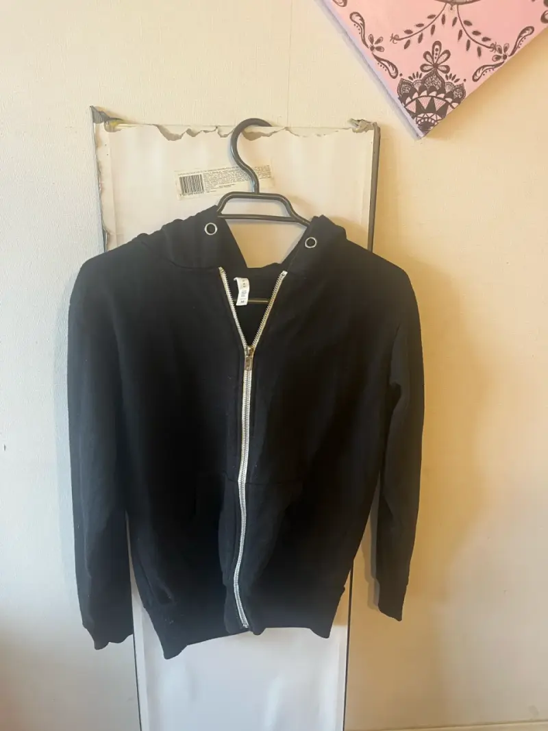 Polerón con capucha negro unisex talla M - 1