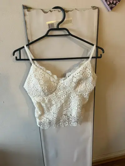 Top de encaje blanco para mujer - miniatura 1