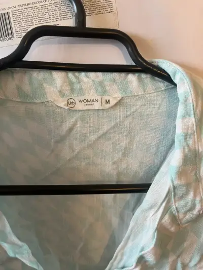 Blusa de mujer estampada en tonos pastel - miniatura 2