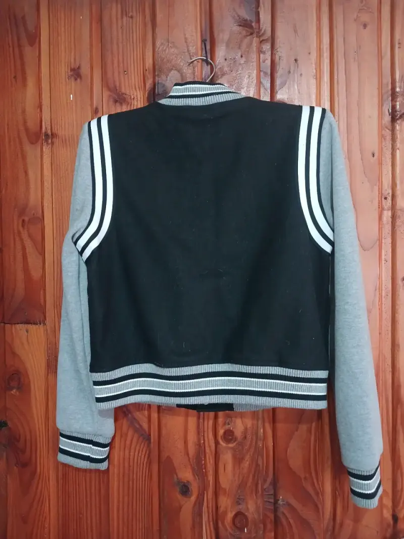 Chaqueta bomber negra y gris Aeropostale - 3