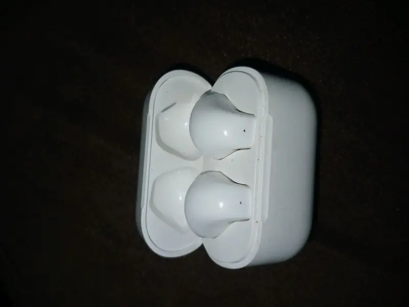 Auriculares inalámbricos blancos