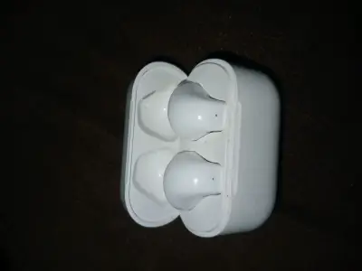 Auriculares inalámbricos blancos - miniatura 1