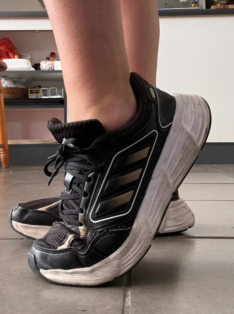 Zapatillas deportivas negras Adidas para correr - 3