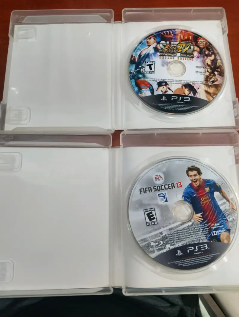 Juegos PS3 FIFA Soccer 13 y Street Fighter IV - 2