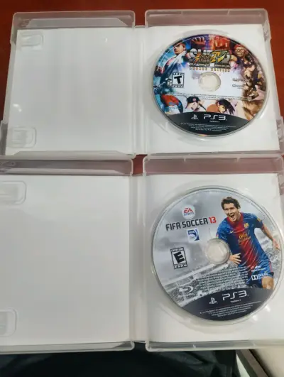 Juegos PS3 FIFA Soccer 13 y Street Fighter IV - miniatura 2