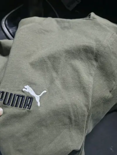 Polera verde oliva Puma para hombre - miniatura 2