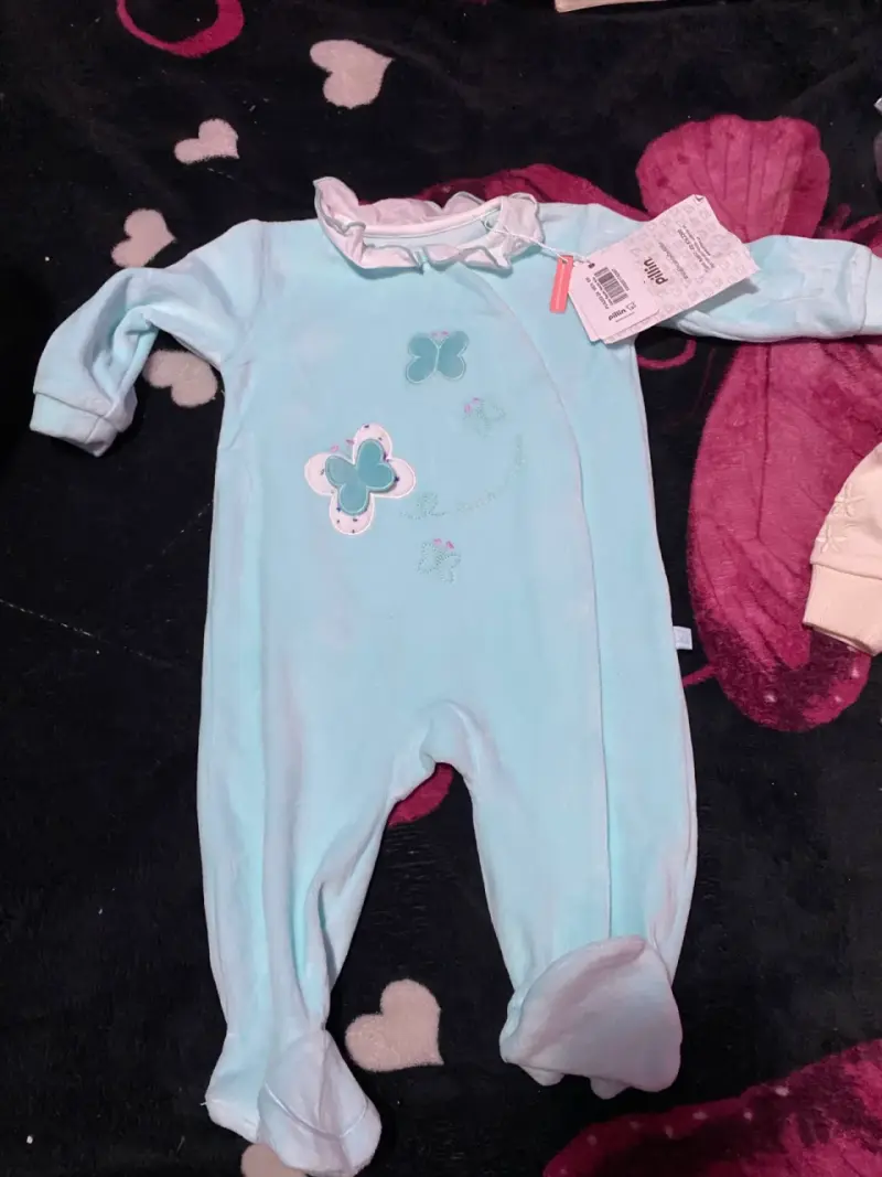Pijama de bebé azul con mariposas - 1