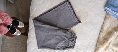 Jeans grises - miniatura 1