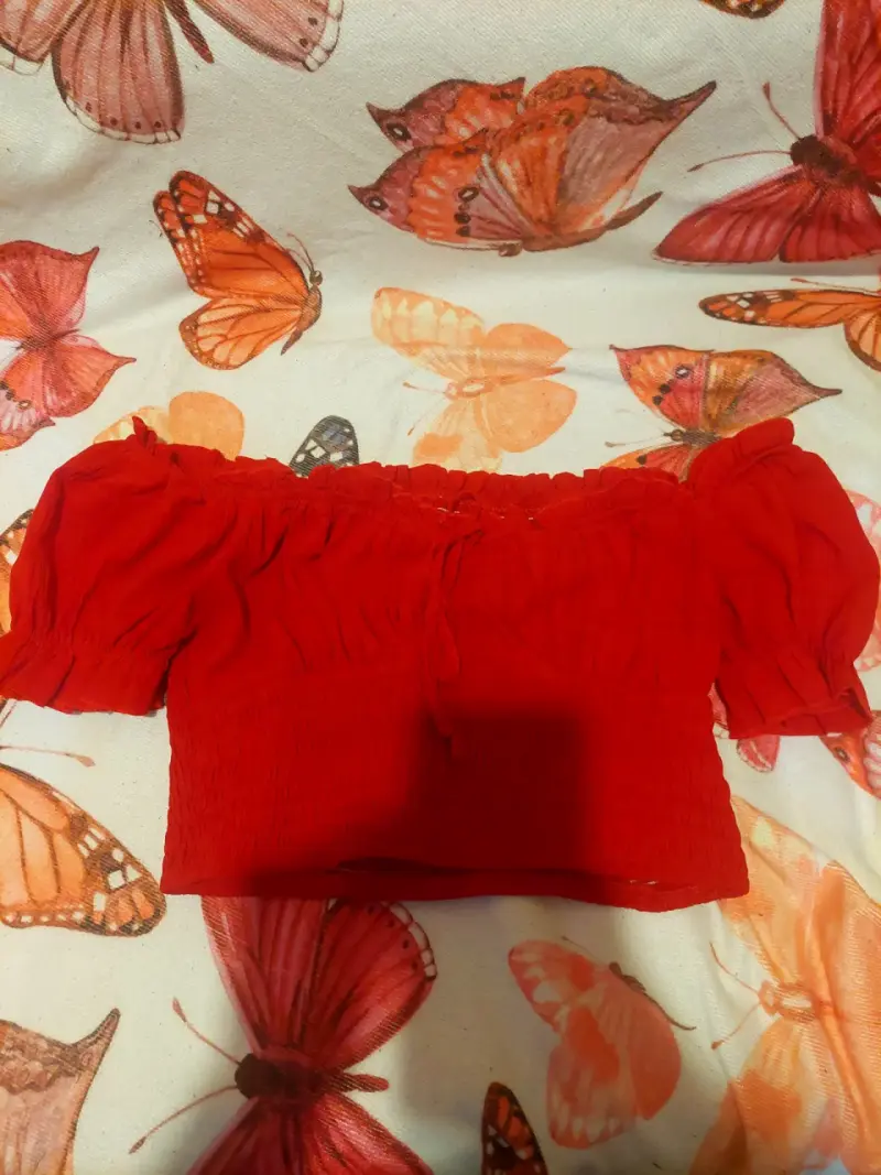 Blusa roja con hombros descubiertos para mujer - 1