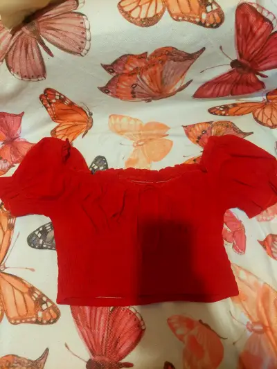 Blusa roja con hombros descubiertos para mujer - miniatura 2