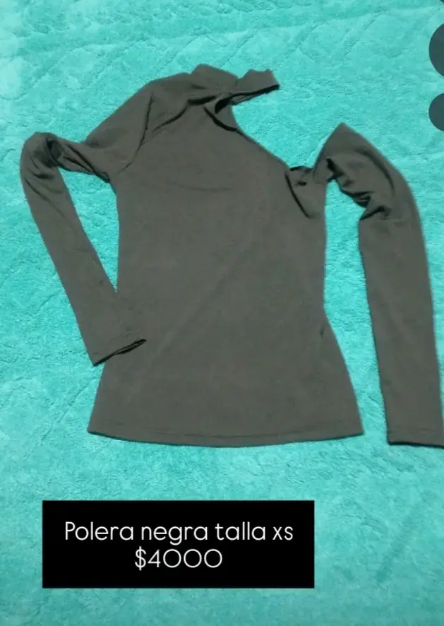 Polera negra manga larga talla XS