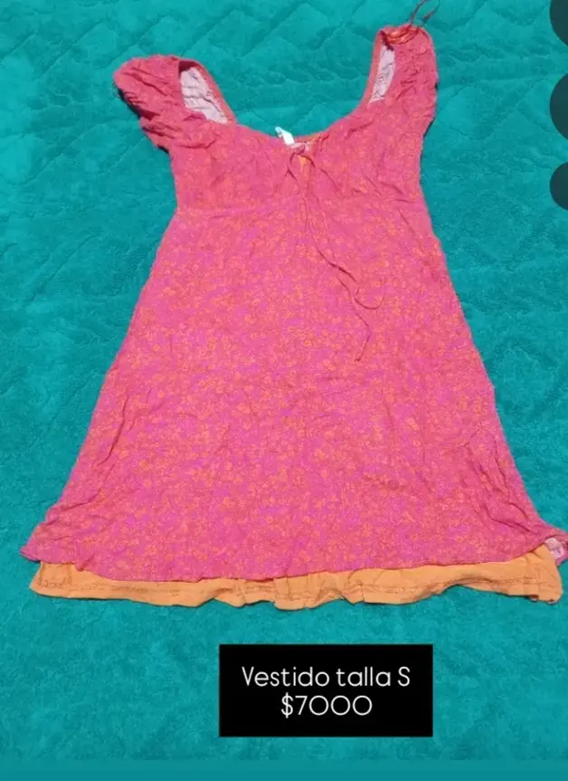 Vestido rosa con detalles florales talla S