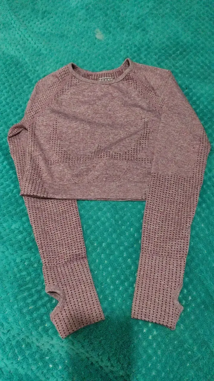 Polera deportiva manga larga color morado - 1
