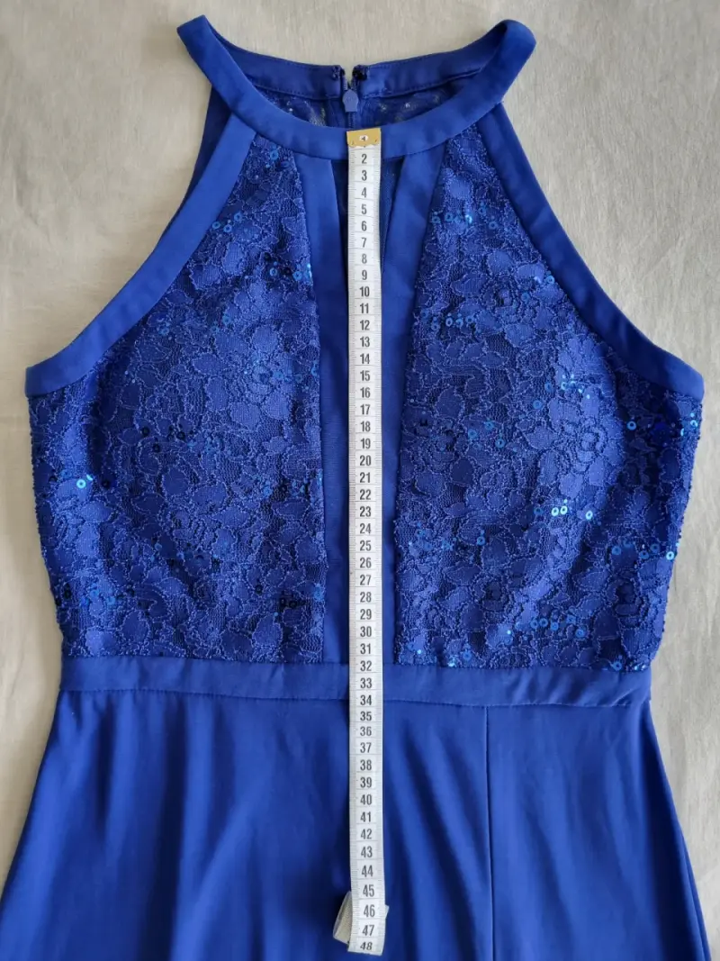 Vestido largo azul con encaje y abertura - 5