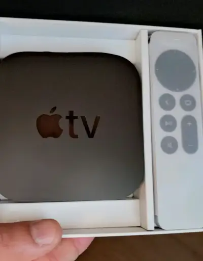 Apple TV 4K 64GB con control remoto - miniatura 1