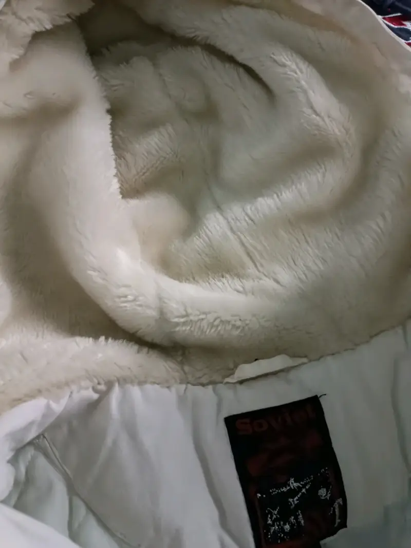 Chaqueta blanca con capucha y chiporro - 4