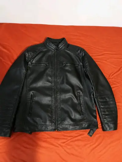 Chaqueta de cuero sintético negra Black & Fish - miniatura 1