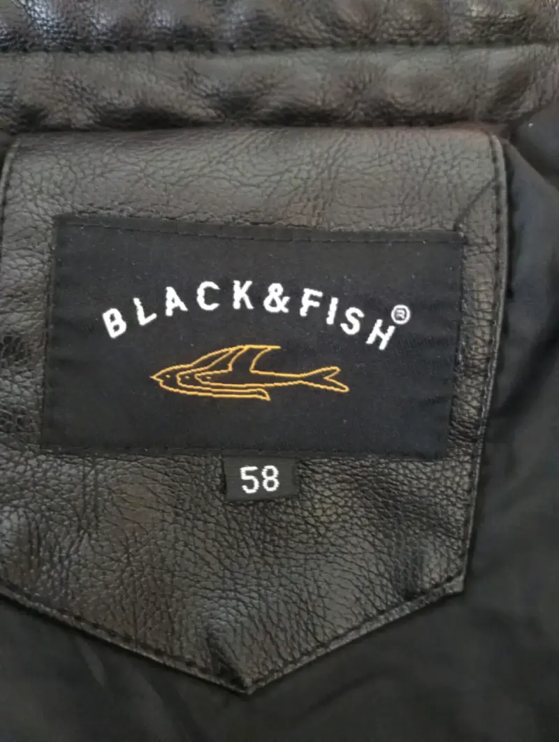Chaqueta de cuero sintético negra Black & Fish - 3