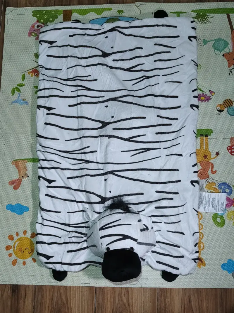 Alfombra de juego infantil con diseño de cebra - 3
