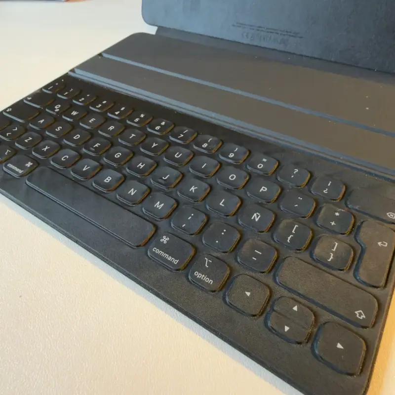 Smart Keyboard para iPad Pro 12.9” - 4