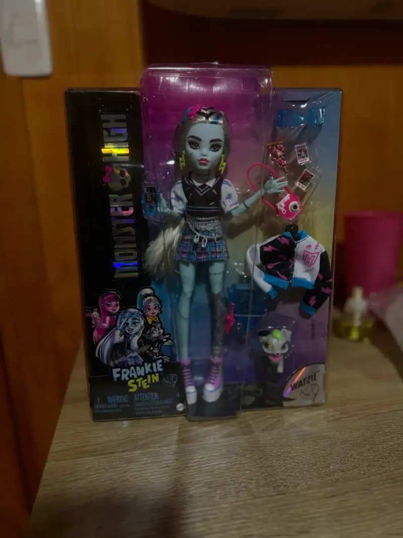 Muñeca Monster High Frankie Stein con Accesorios - 1