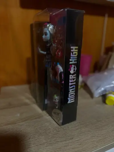 Muñeca Monster High Frankie Stein con Accesorios - miniatura 2