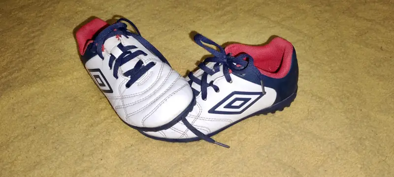 Zapatillas de fútbol para niños Umbro blancas - 2