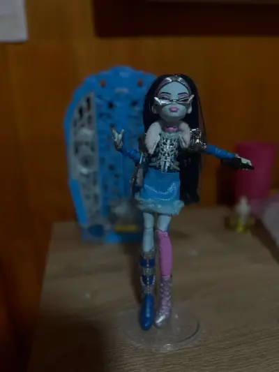 Muñeca monster high frankie - miniatura 1