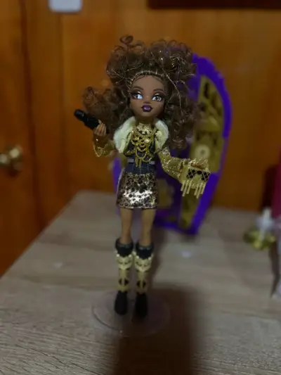 Muñeca de colección - miniatura 1
