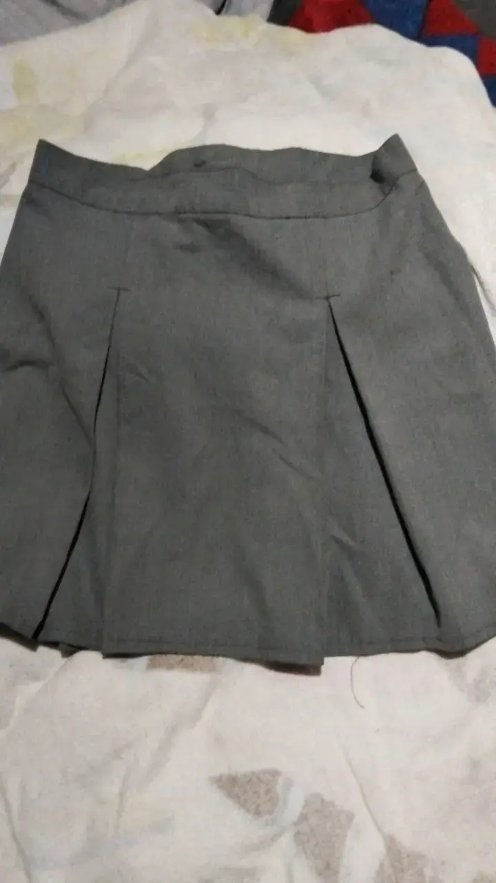 Falda gris plisada para mujer - 2