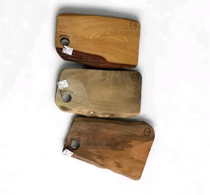 Tablas de picar en maderas nativas.