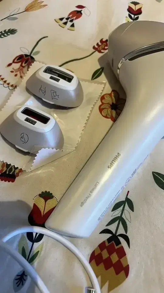 Depiladora IPL Philips Lumea Prestige con accesorios - 3