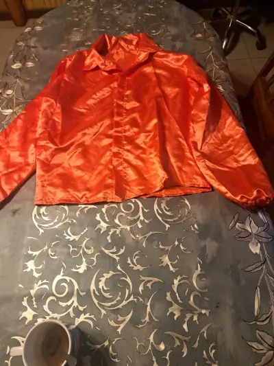 Blusa de satén naranja para mujer - miniatura 1