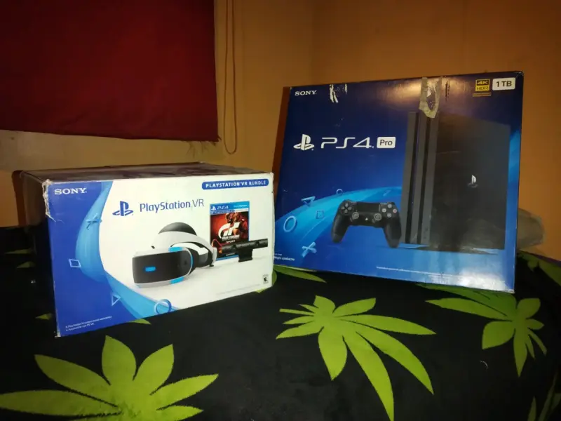 Consola Sony PS4 Pro 1TB con Juegos y VR - 1