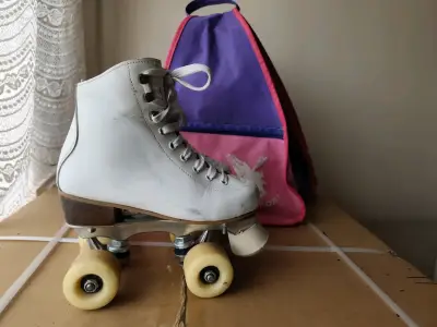 Patines de Cuatro Ruedas Blancos con Bolsa - miniatura 1