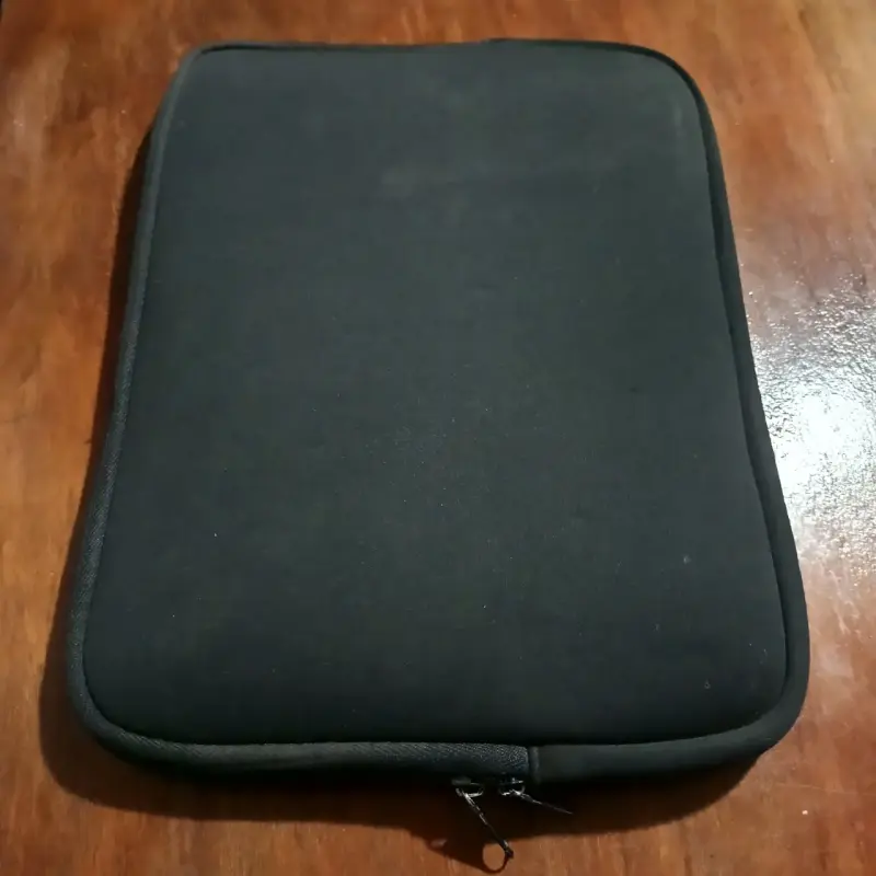 Funda negra para laptop 14 pulgadas - 1