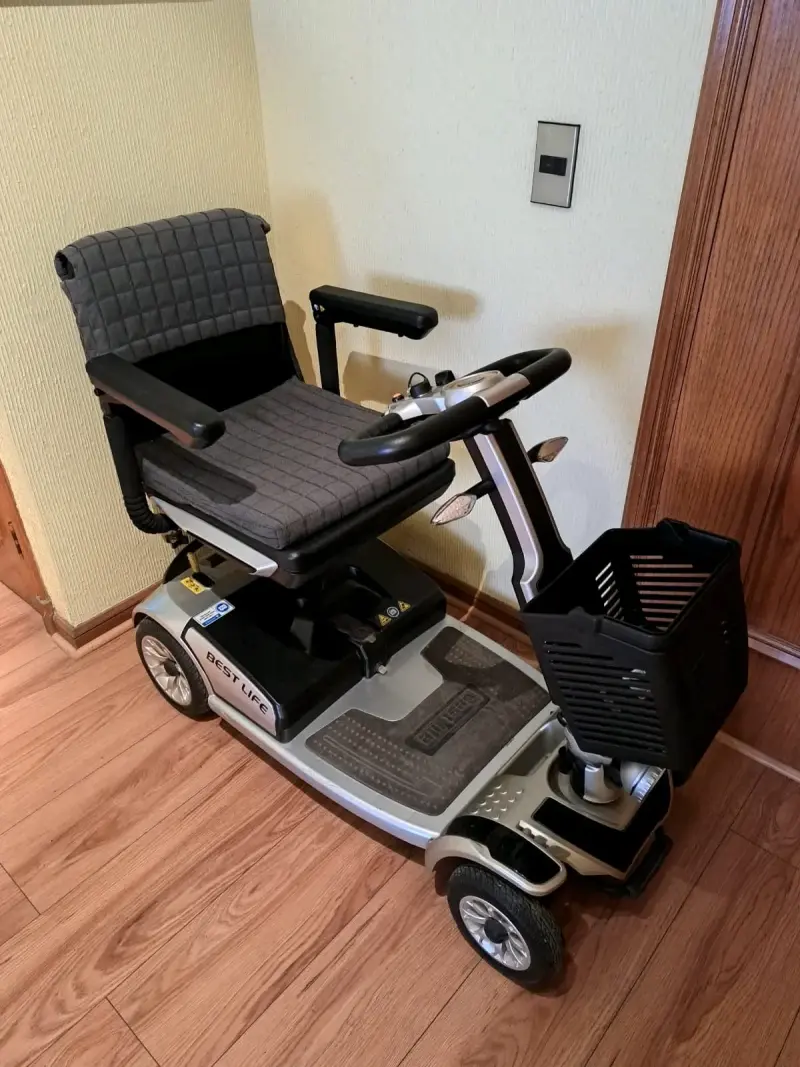 Scooter eléctrico plegable con canasto - 3
