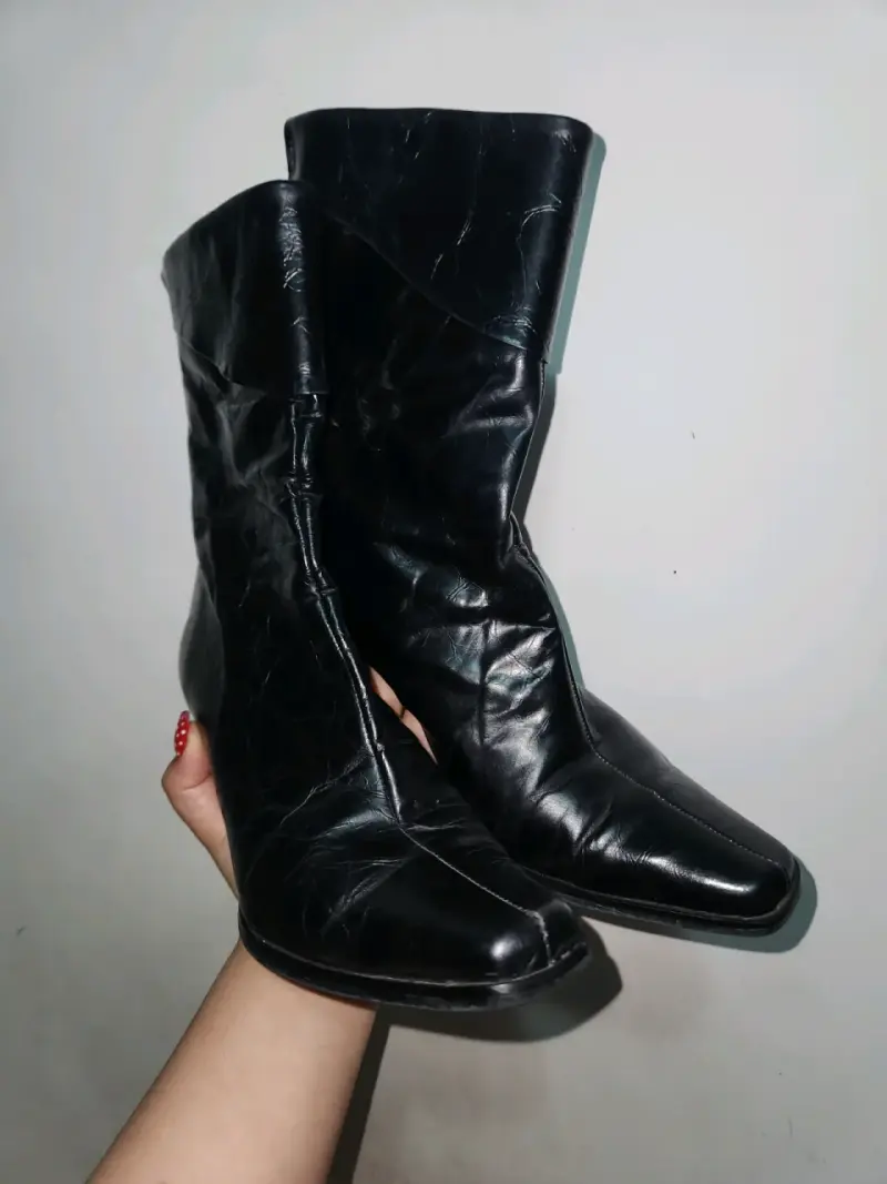 Botines POLLINI de cuero negro con tacón alto - 1