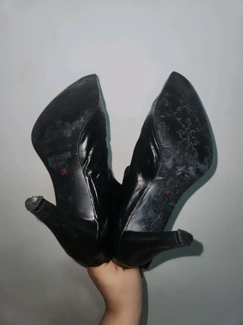 Botines POLLINI de cuero negro con tacón alto - 3