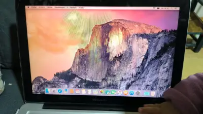 MacBook Pro 13 pulgadas Mid 2012 en buen estado - miniatura 4