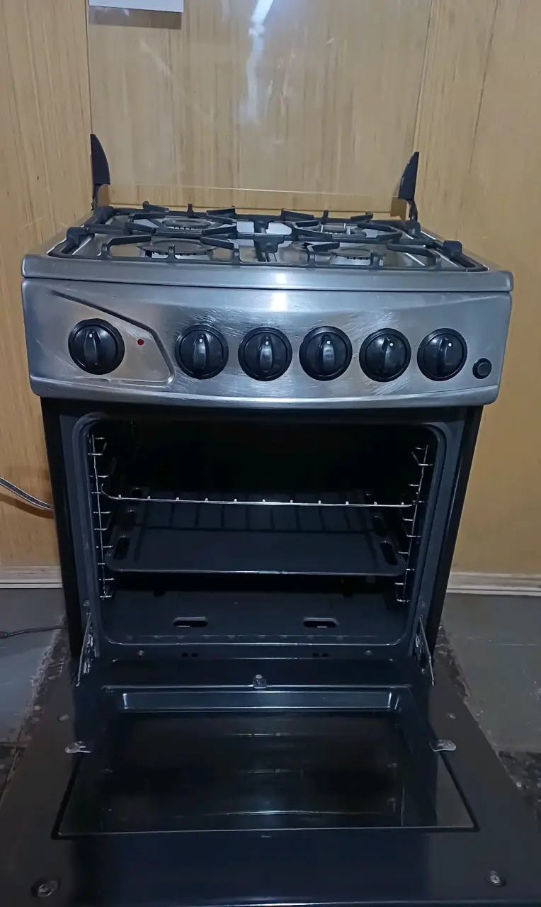 Cocina a gas de 4 quemadores con horno - 5